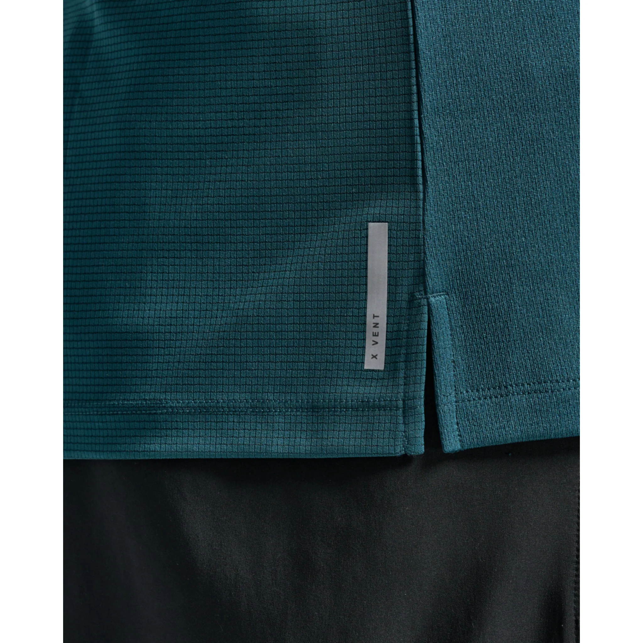 2XU Aero Mesh Mens Tee - Image 6