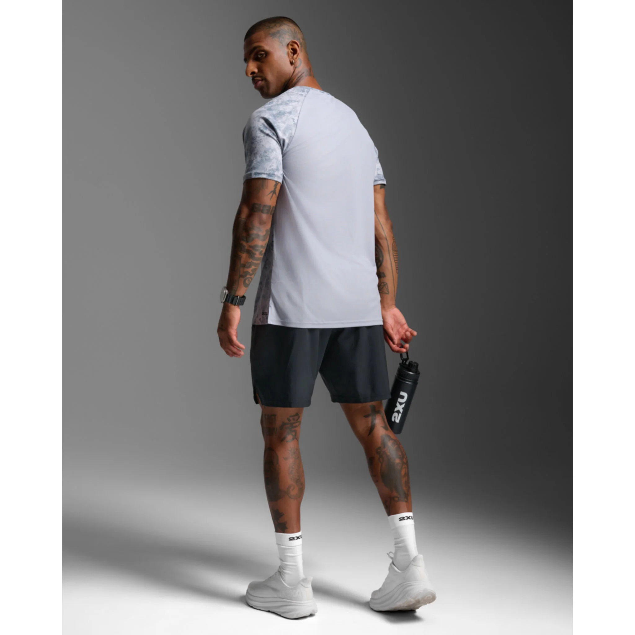 2XU Aero Mesh Mens Tee - Image 3