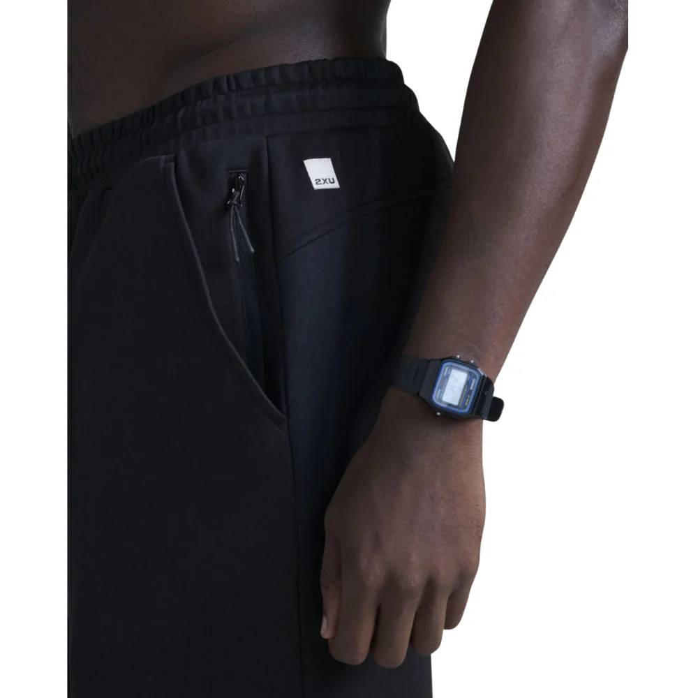 2XU Commute Smooth Spacer Mens Shorts - Image 4
