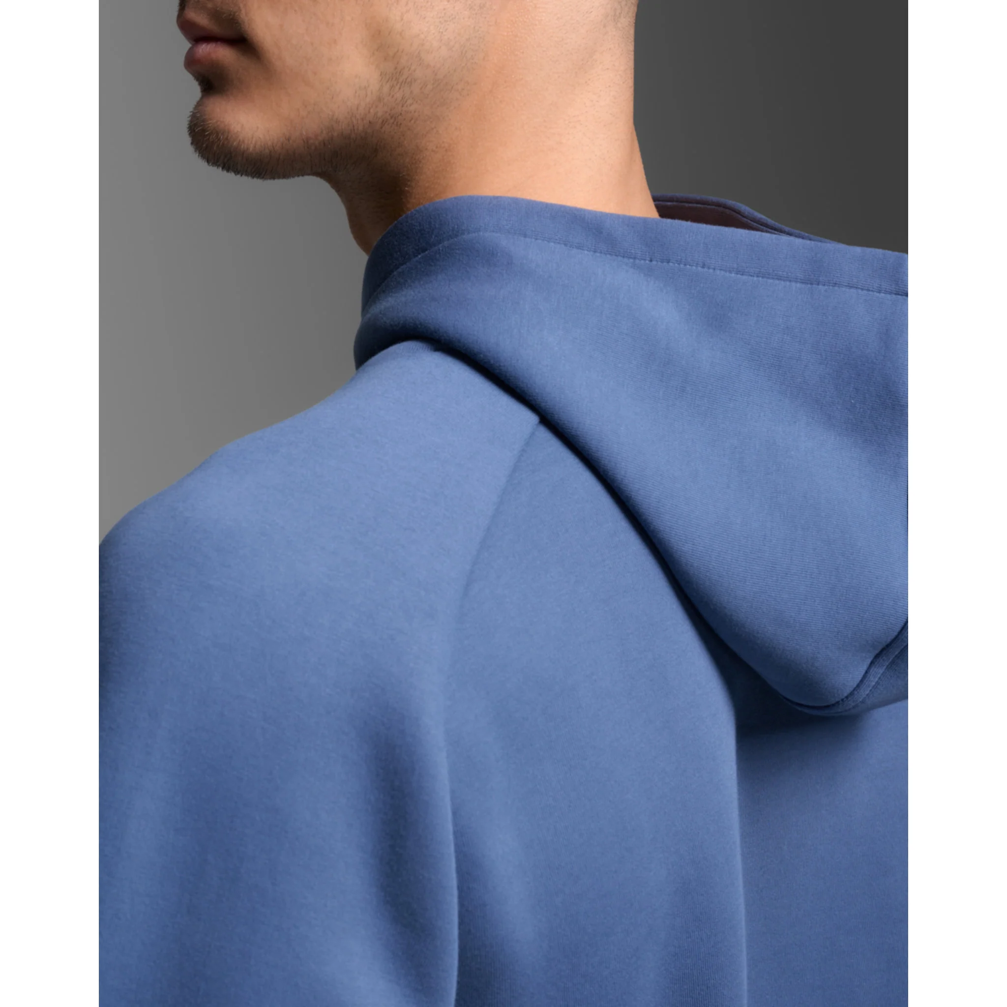 2XU Motion Smooth Spacer Mens Hoodie - Image 7