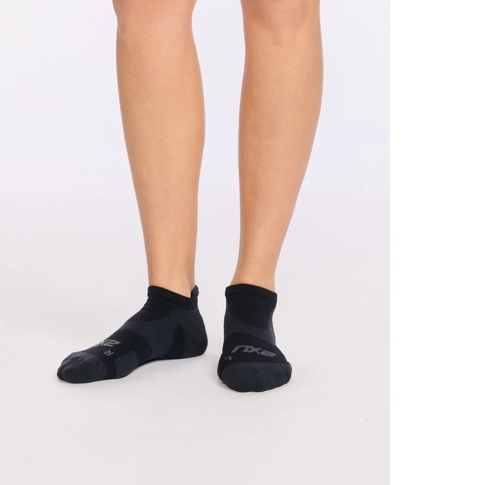 2XU Vectr Light Cushion No Show Compression Socks - Image 3