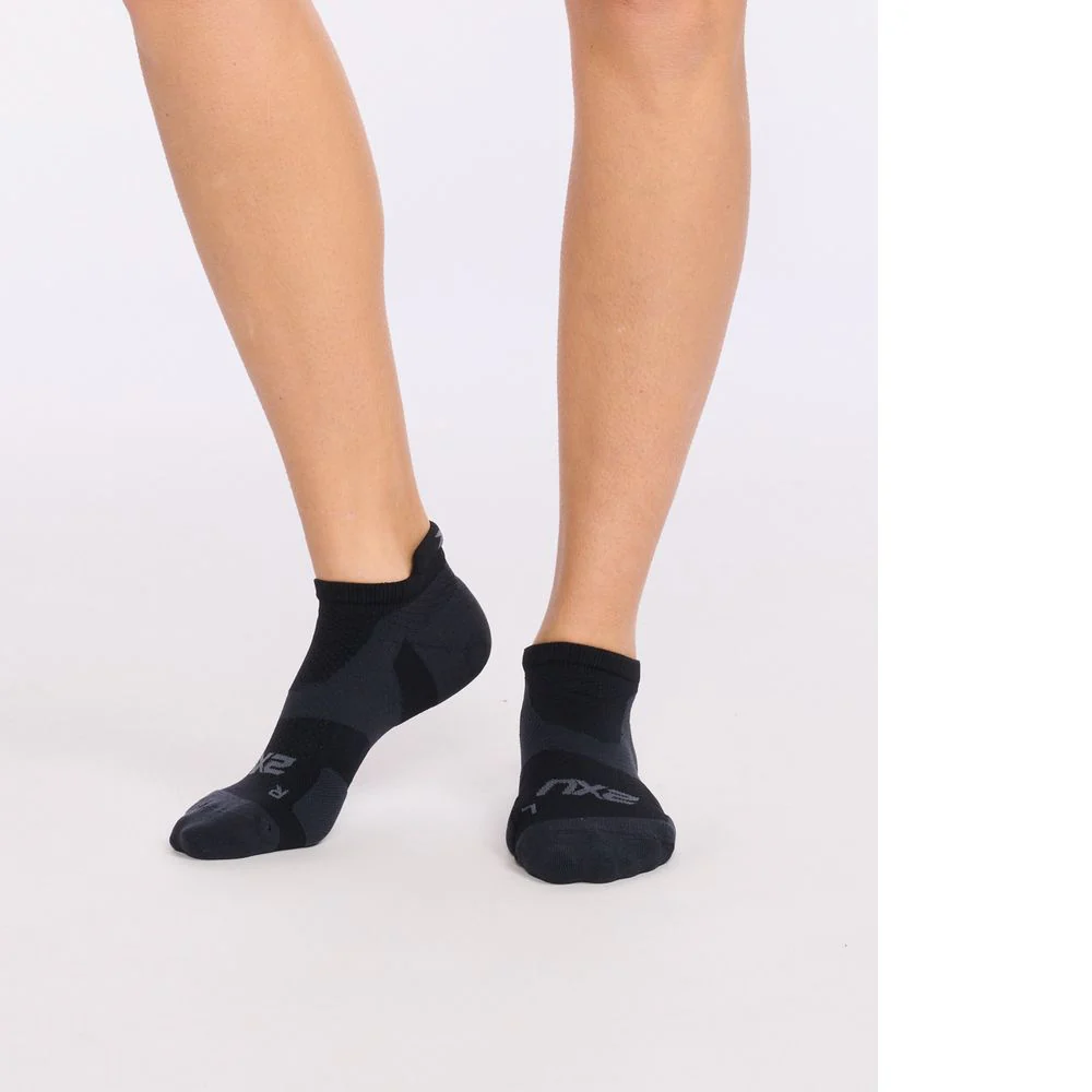 2XU Vectr Light Cushion No Show Compression Socks - Image 4