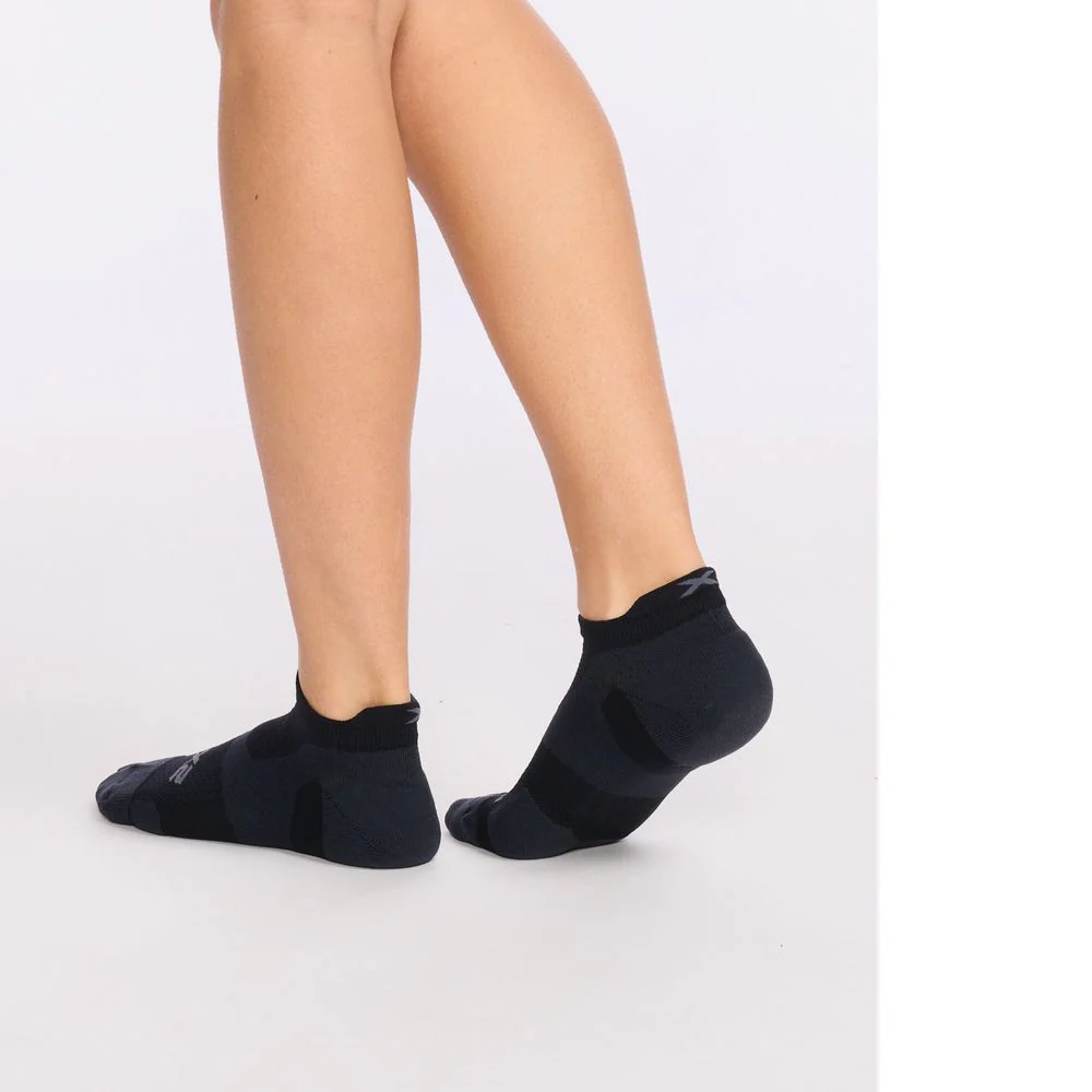 2XU Vectr Light Cushion No Show Compression Socks - Image 5