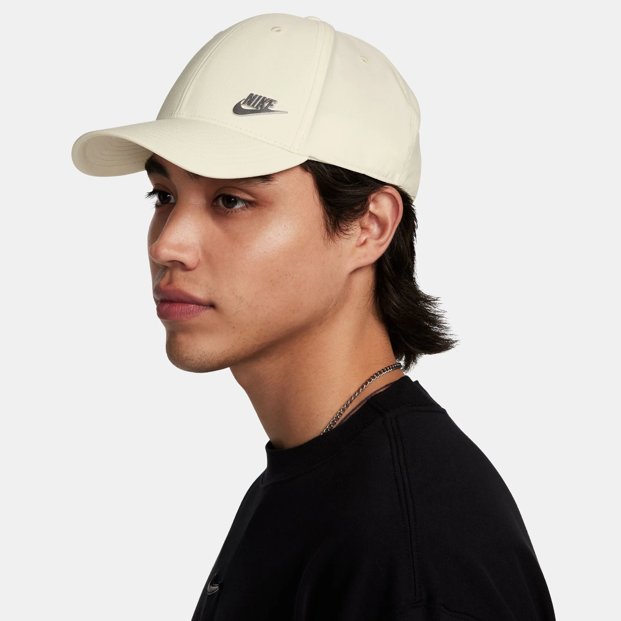 Nike Dri-FIT Club Structured Metal Logo Cap - Image 2