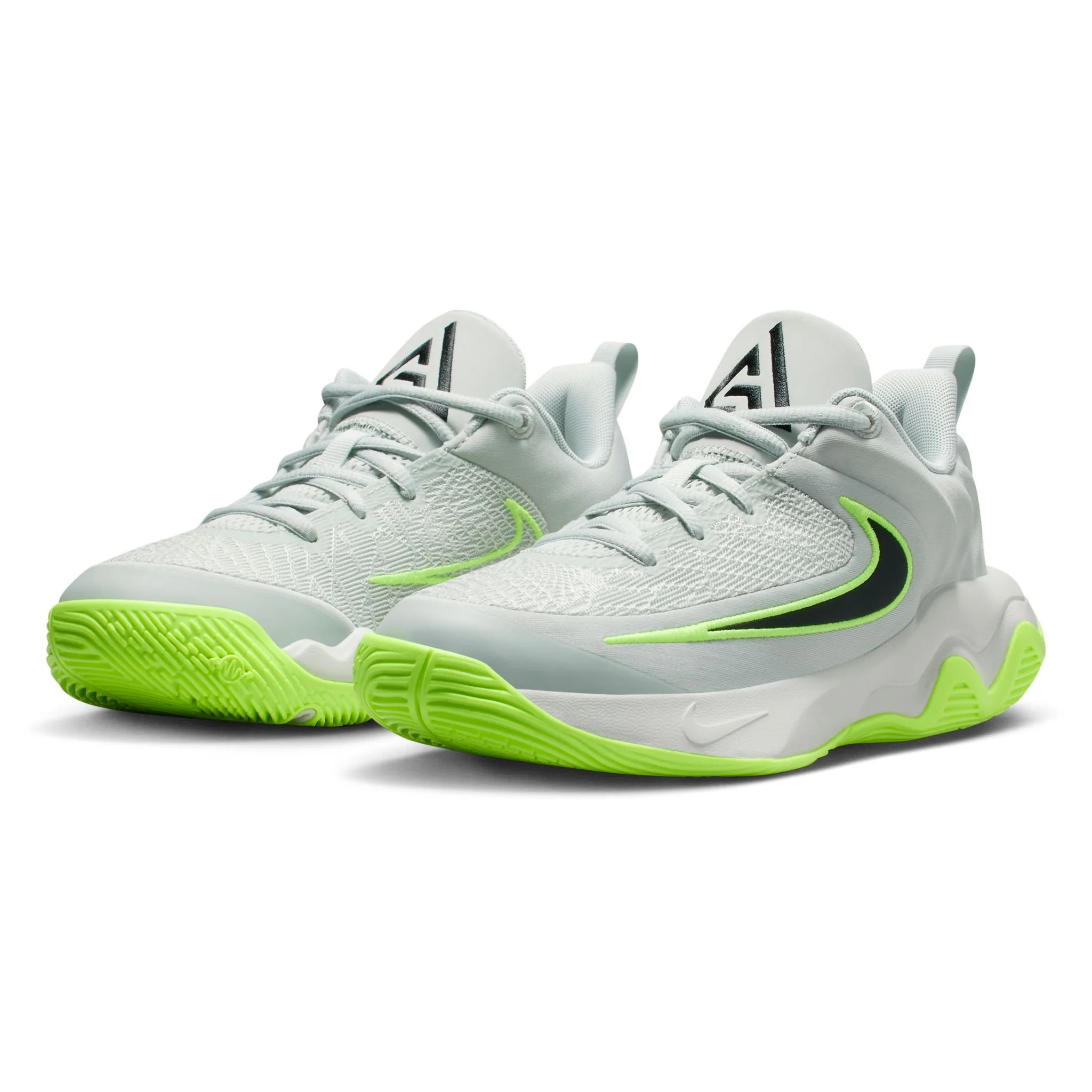 Nike Giannis Immortality 4 Kids Basketball Shoes - Image 3