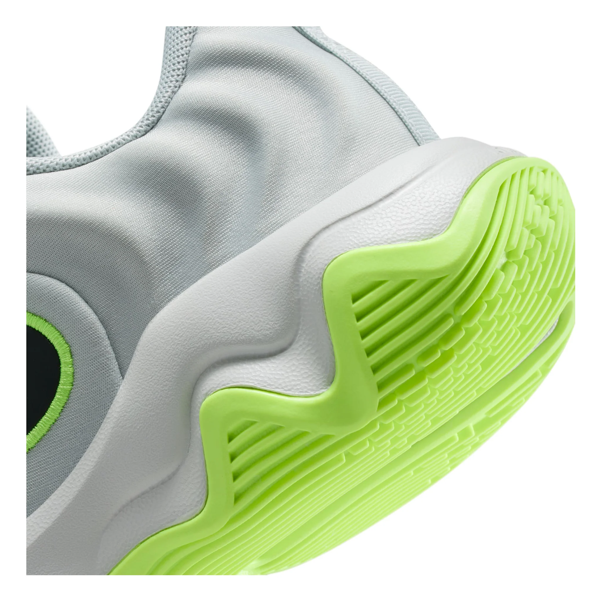 Nike Giannis Immortality 4 Kids Basketball Shoes - Image 8