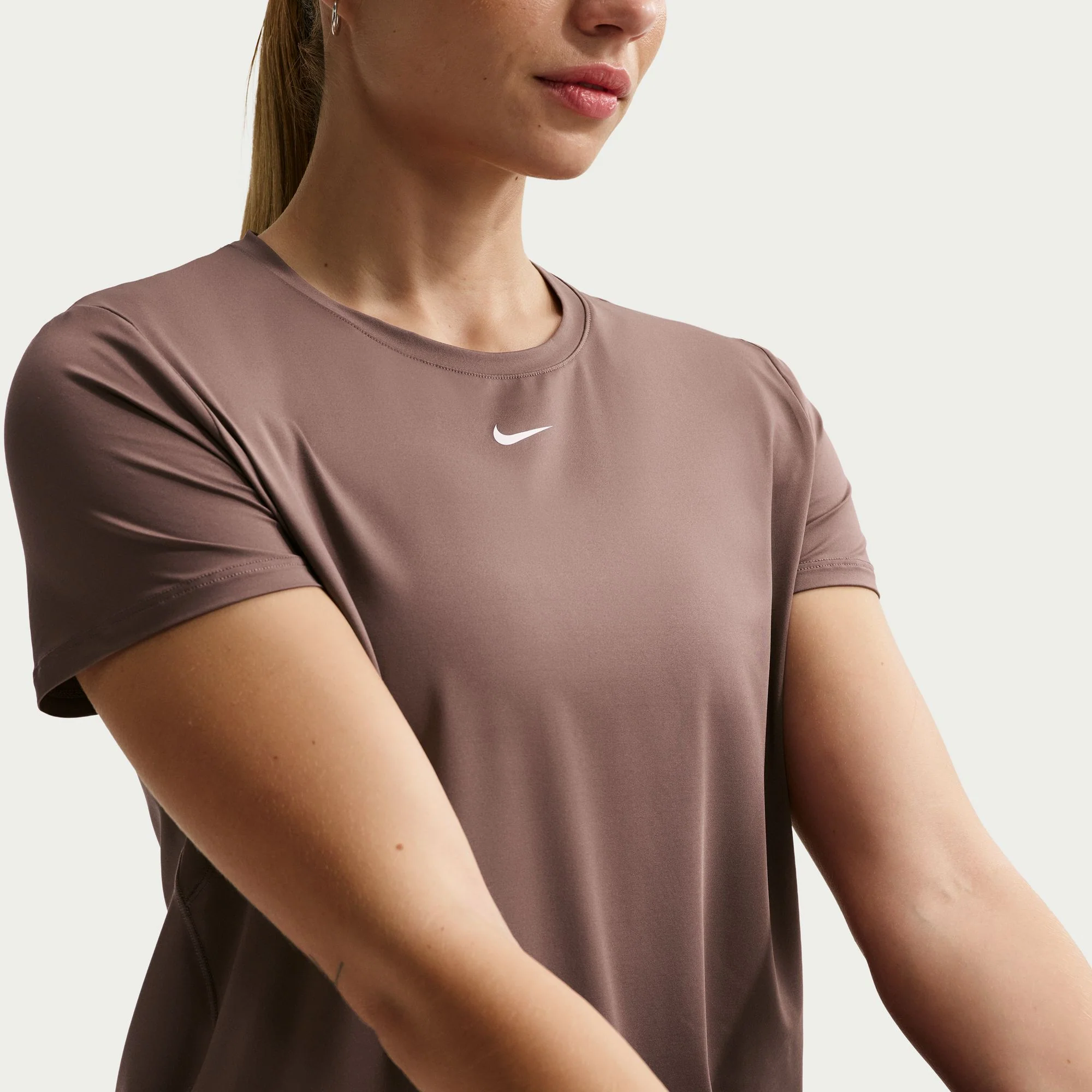 Nike One Classic Dri-FIT Womens Short-Sleeve Tee - Image 4