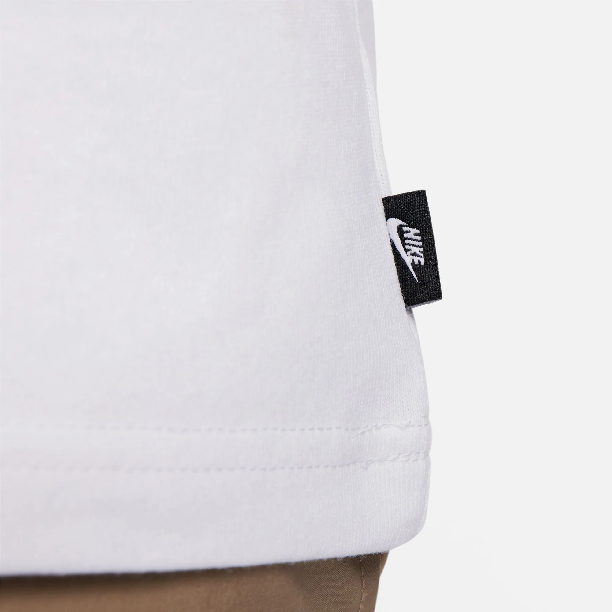 Nike Premium Essential Mens Tee - Image 5