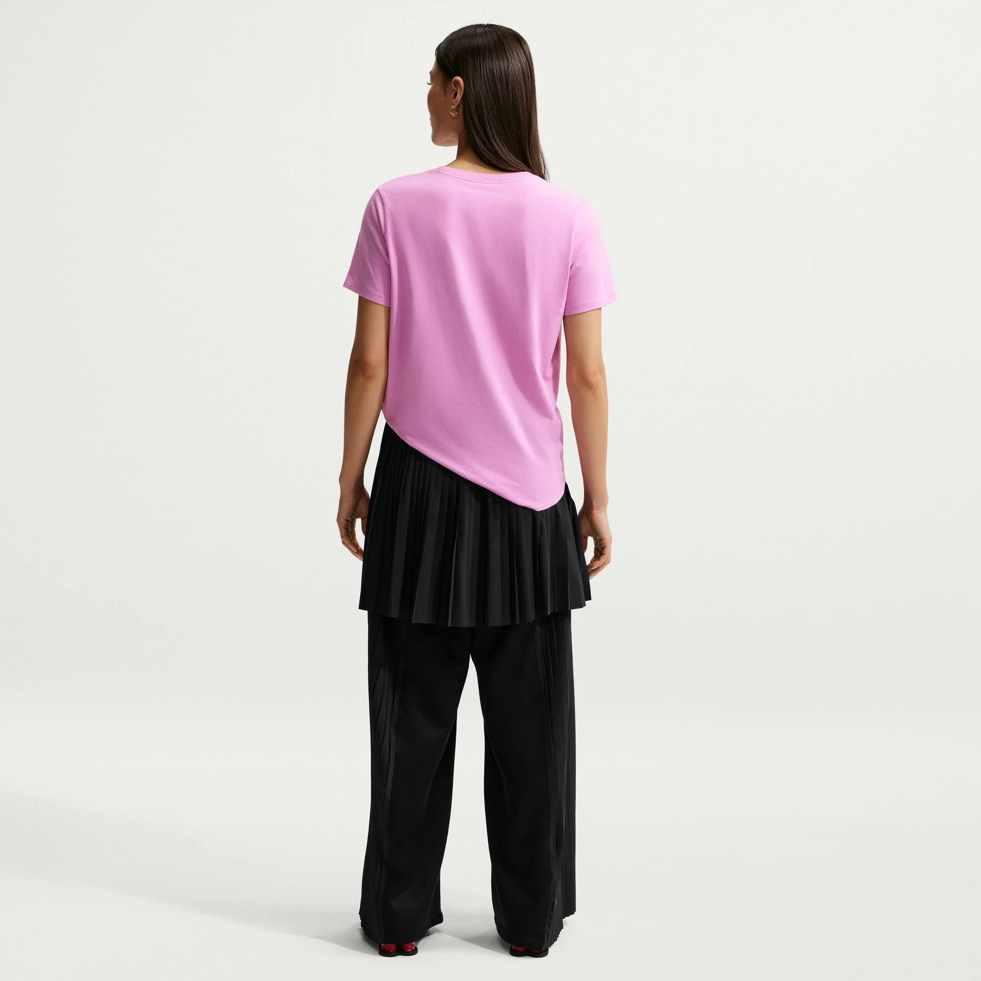 Nike Sportswear Club Essentials Womens Tee - Image 4