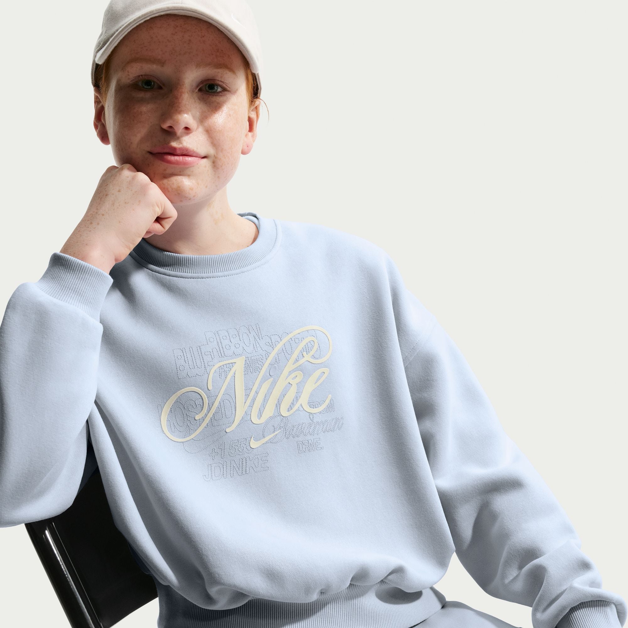 Nike Sportswear Club Fleece Girls Sweatshirt - Image 2