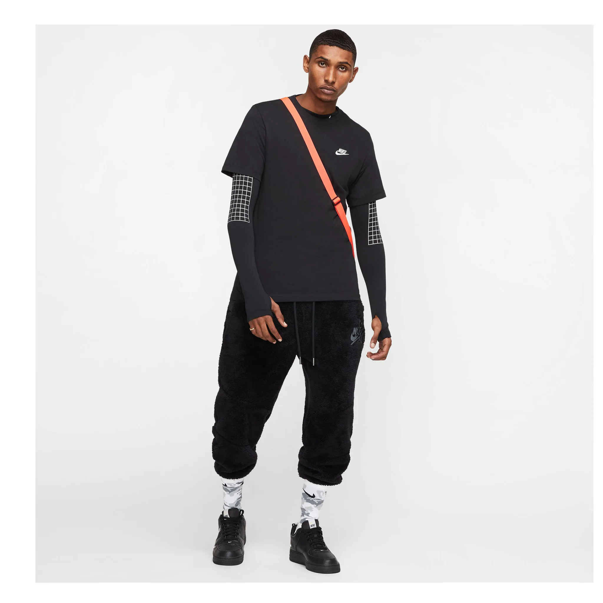 Nike Sportswear Club Mens Tee - Image 5