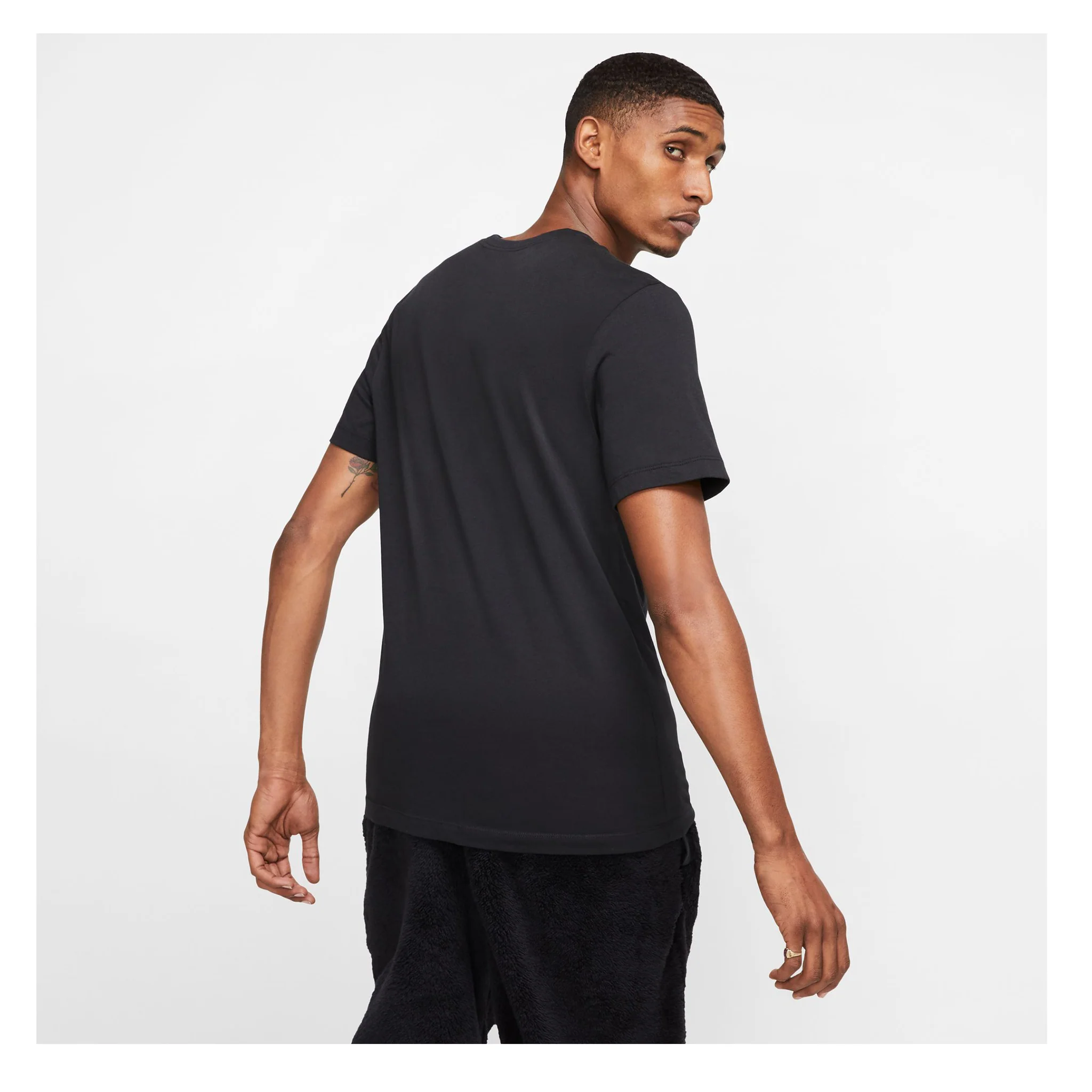 Nike Sportswear Club Mens Tee - Image 7