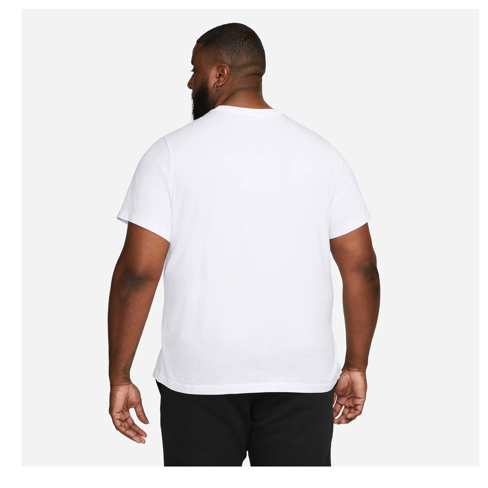 Nike Sportswear Club Mens Tee - Image 3