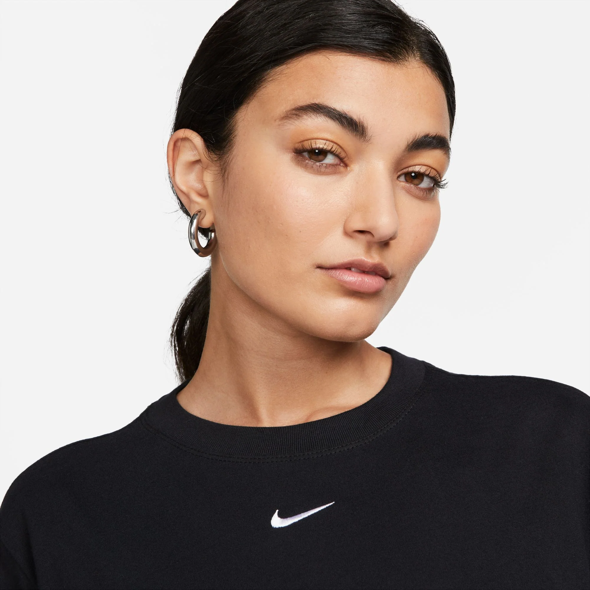 Nike Sportswear Essential Womens Tee - Image 3