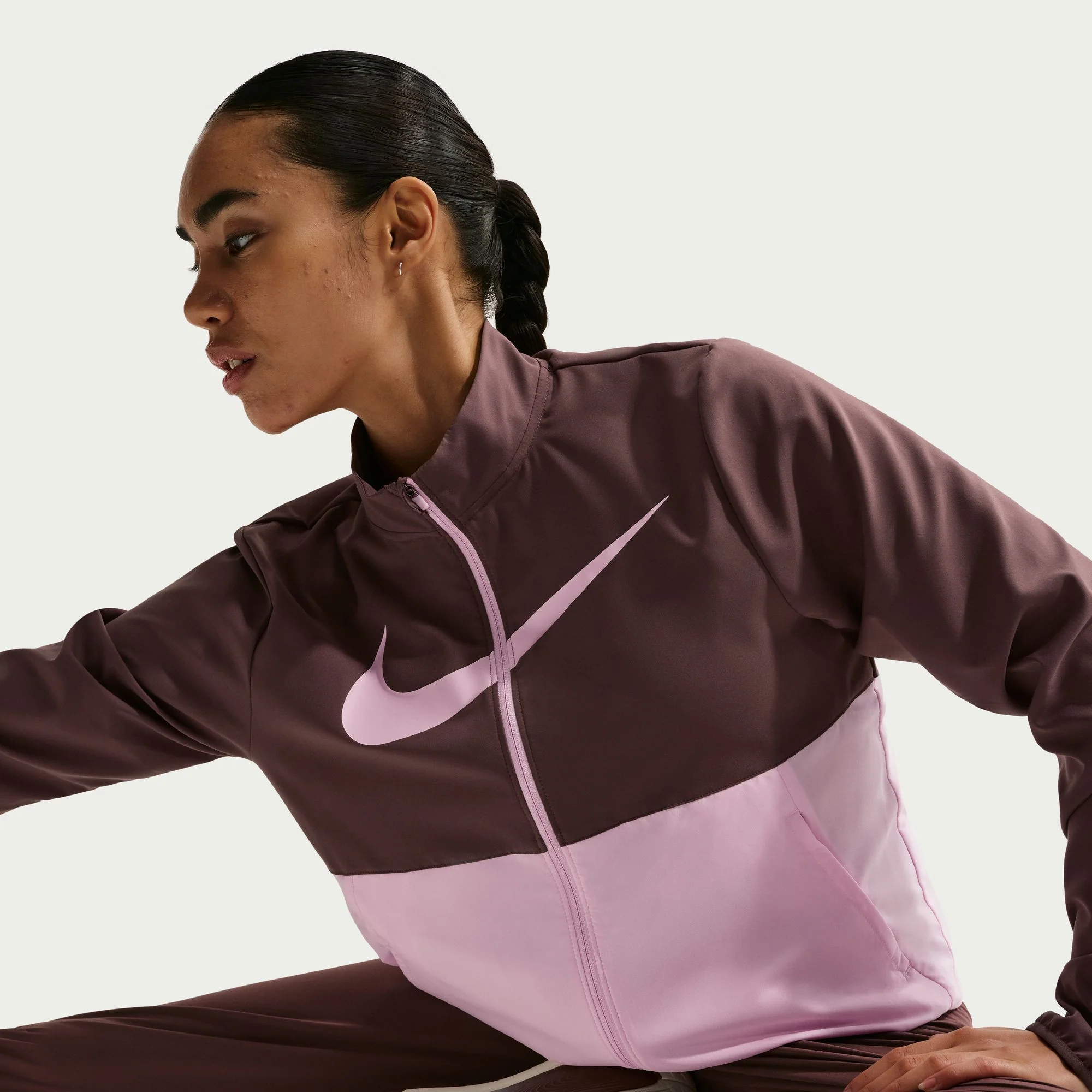 Nike Tempo Swoosh Run Dri-FIT Womens Running Jacket - Image 3
