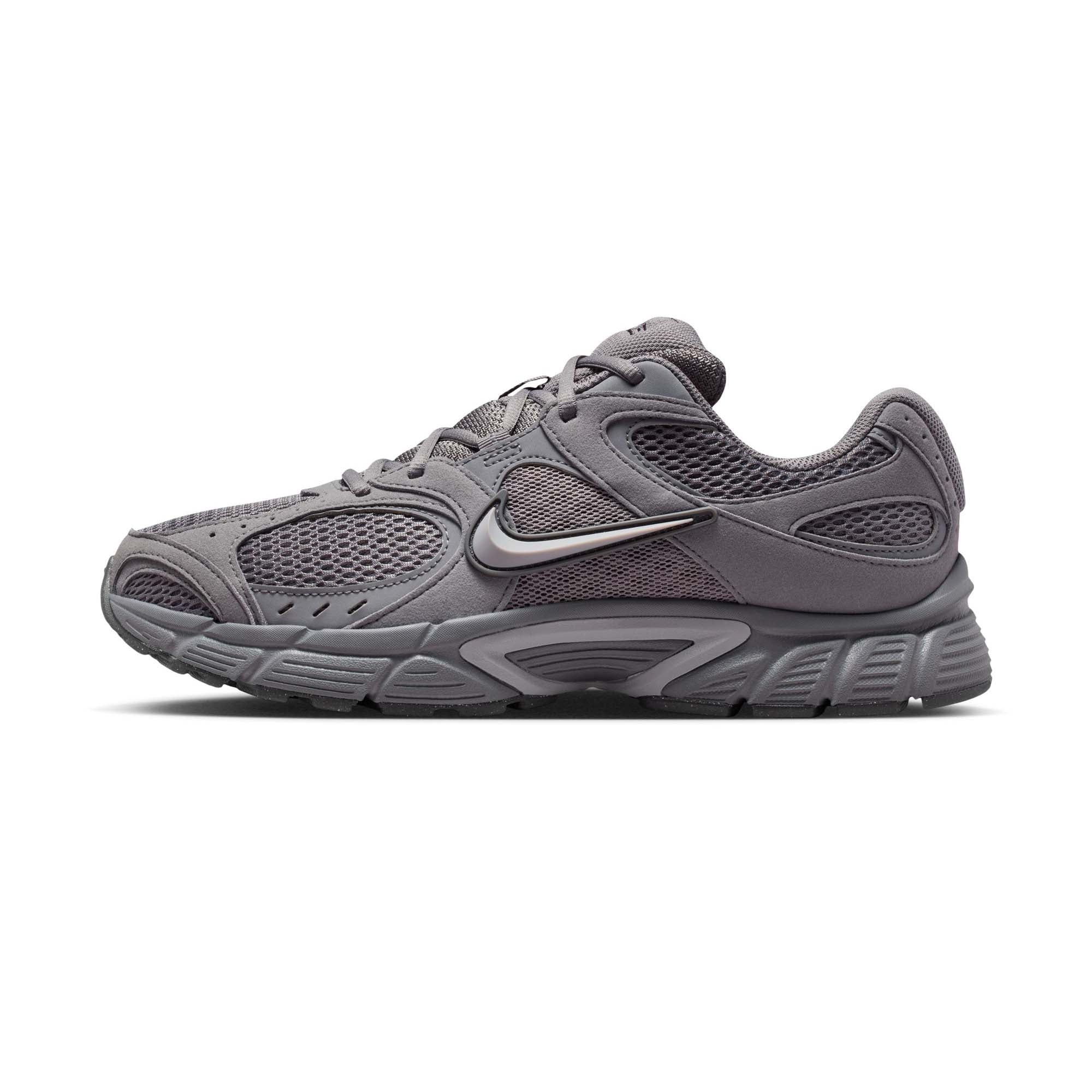 Nike V5 RNR Mens Shoes - Image 3