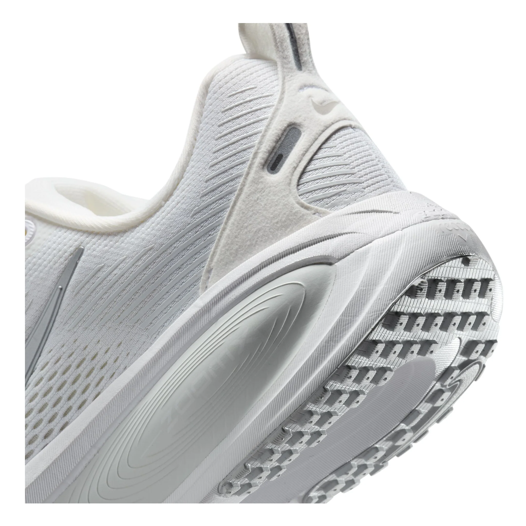 Nike Vomero 18 Womens Running Shoes - Image 9